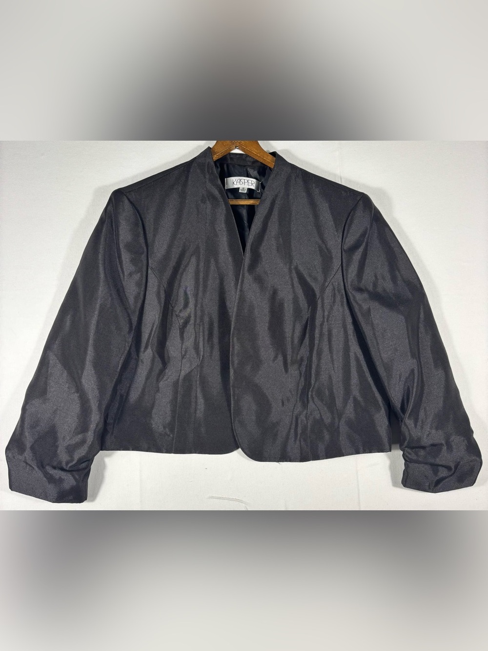Kasper Women's 16 Black Cropped Open Collar Blazer with Ruched Wrists
